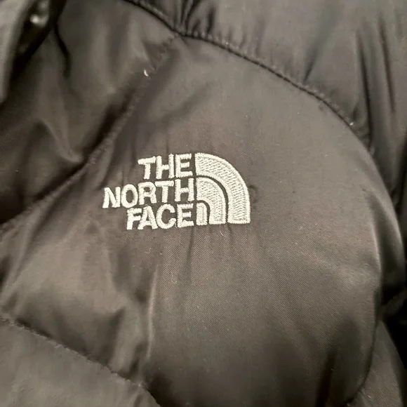The North Face Black Puffer Jacket Quilted Winter Essential - Picture 6 of 6
